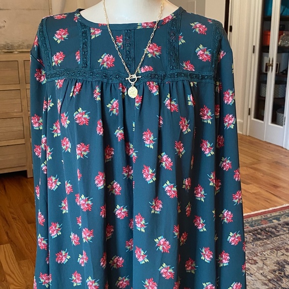 LOFT Green Mixed Media Blouse - Picture 1 of 4